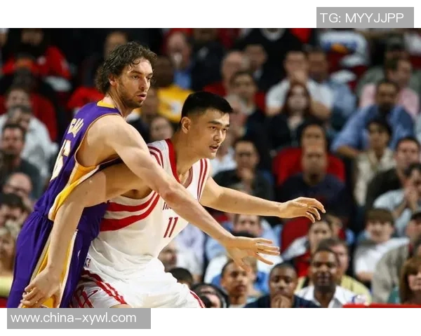 姚明在NBA的辉煌历程与五十个传奇瞬间的回顾与分析